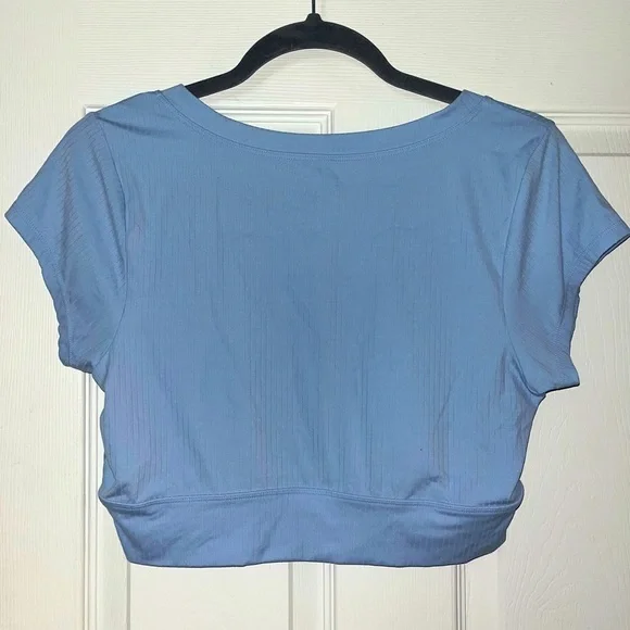 Offline Blue Button-Up Crop Yoga Top Size Medium - Picture 3 of 3